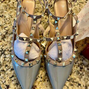 NWB Rockstud-Inspired Gray Heels Size 39/8 Heel Height 6cm